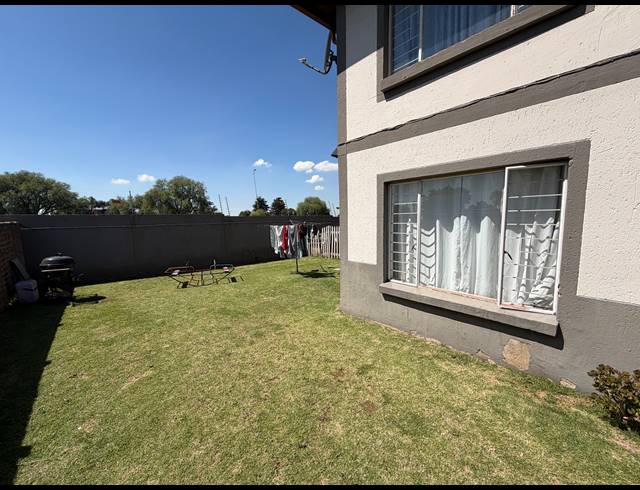 2 BEDROOM TOWNHOUSE FOR SALE IN PARKRAND